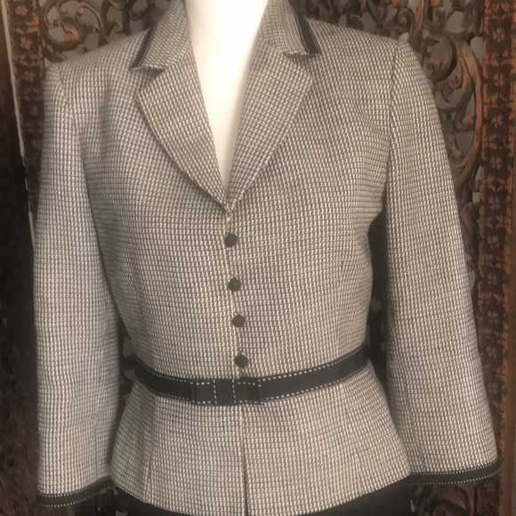 Tahari Arthur S Levin peplum Checked Suit Size 8 - Picture 2 of 9